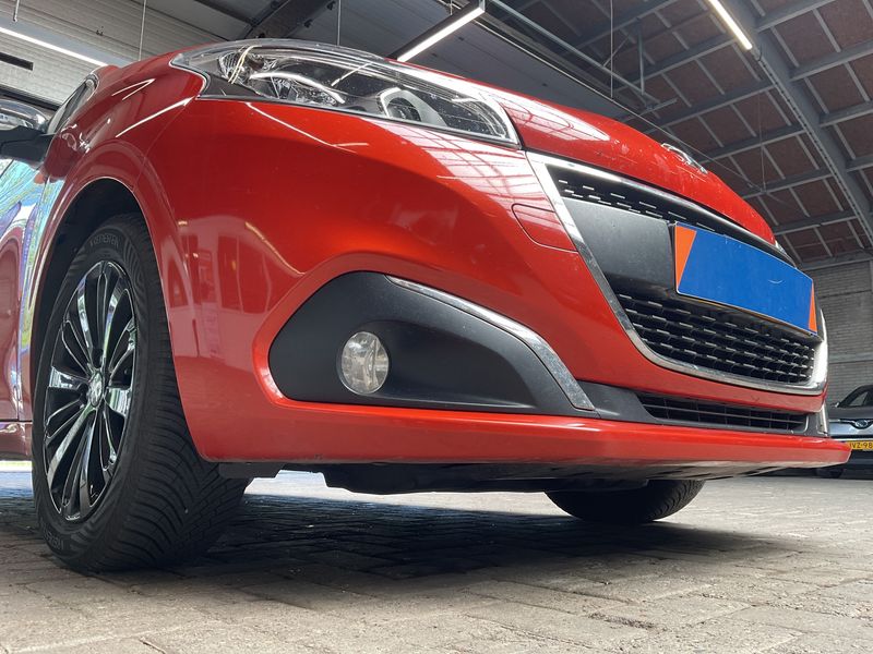 Peugeot 208 1.6 Blue-HDi Allure 2016 – снимка 29