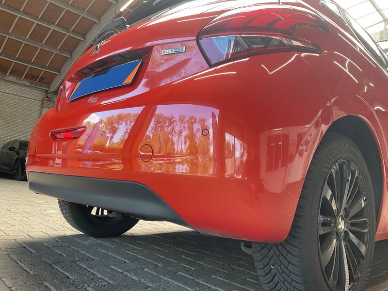 Peugeot 208 1.6 Blue-HDi Allure 2016 – снимка 27