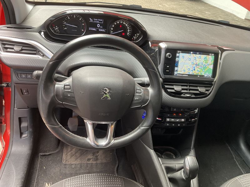Peugeot 208 1.6 Blue-HDi Allure 2016 – снимка 17