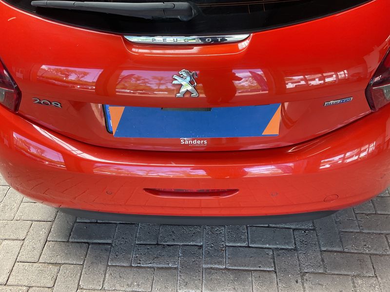 Peugeot 208 1.6 Blue-HDi Allure 2016 – снимка 25