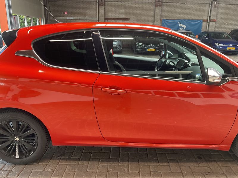 Peugeot 208 1.6 Blue-HDi Allure 2016 – снимка 10