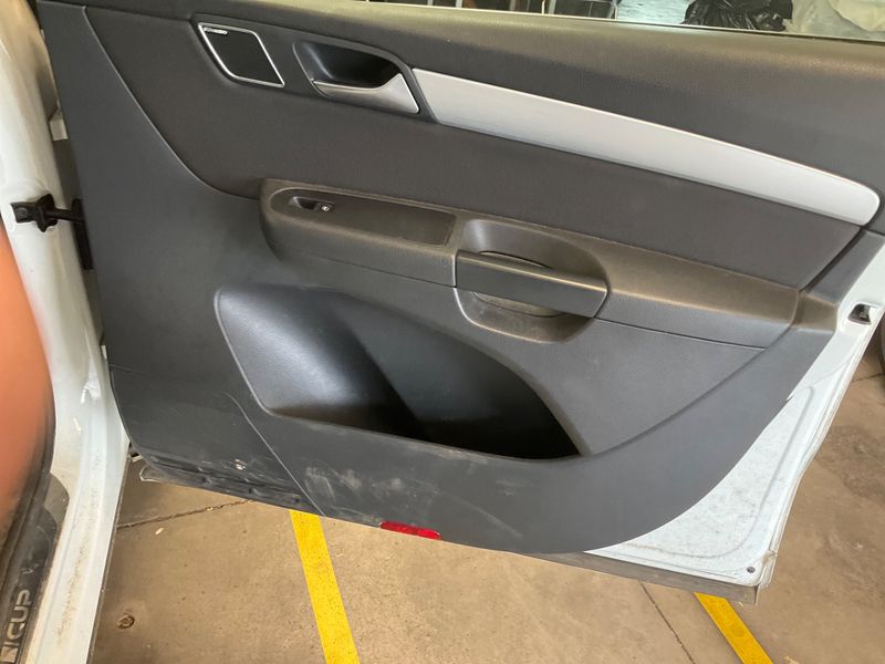 Volkswagen Sharan 2.0 TDI Cup BlueMotion Tech 2015 – снимка 25