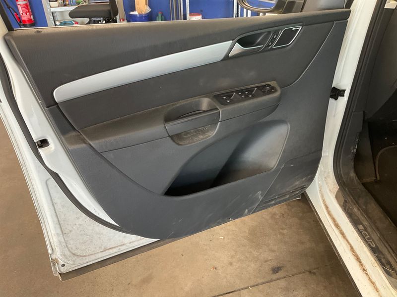 Volkswagen Sharan 2.0 TDI Cup BlueMotion Tech 2015 – снимка 28