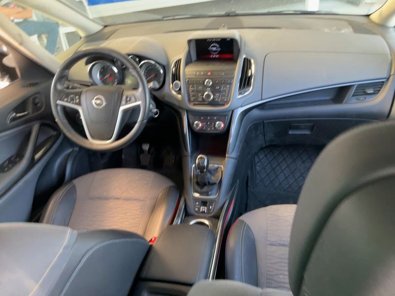 Opel Zafira Tourer 1.6 CDTI DPF Cosmo 2014 – снимка 17