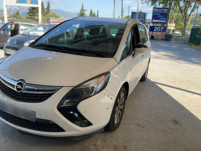Opel Zafira Tourer 1.6 CDTI DPF Cosmo 2014 – снимка 2