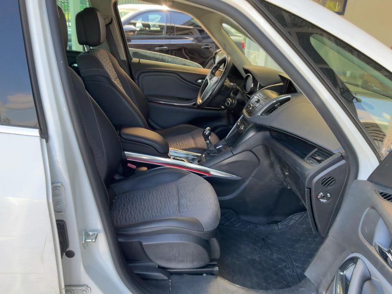 Opel Zafira Tourer 1.6 CDTI DPF Cosmo 2014 – снимка 16