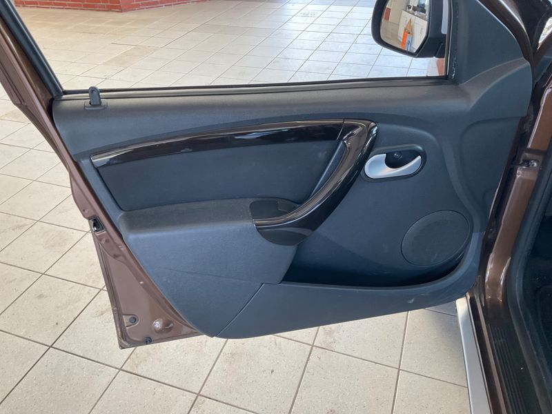 Dacia Duster 1.5 dCi Prestige 4x2 2010 – снимка 32