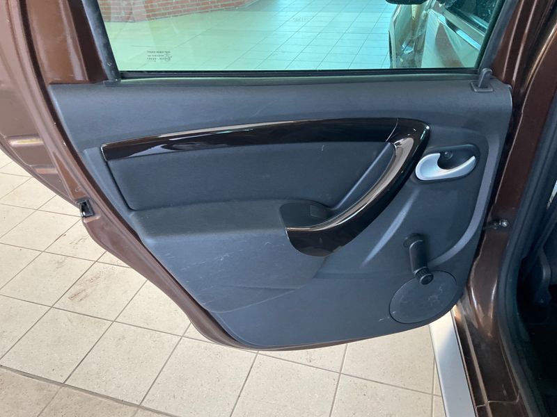 Dacia Duster 1.5 dCi Prestige 4x2 2010 – снимка 31