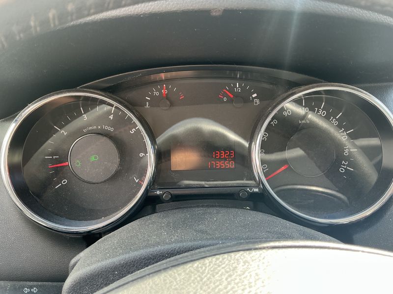 Peugeot 5008 1.6 Active 2013 – снимка 4