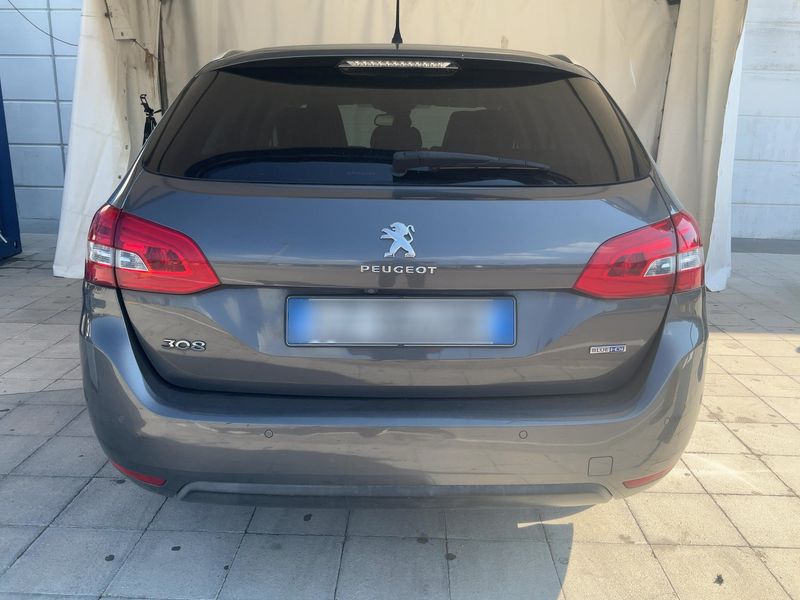 Peugeot 308 1.6 Blue-HDi Allure 2016 – снимка на щета