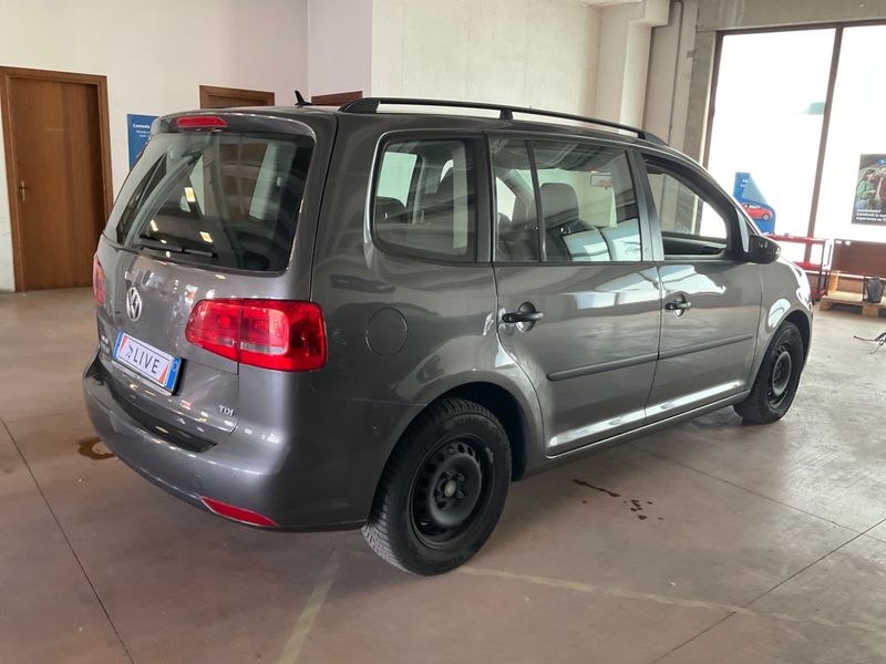 Volkswagen Touran 1.6 TDI Edition 2013 – снимка 2