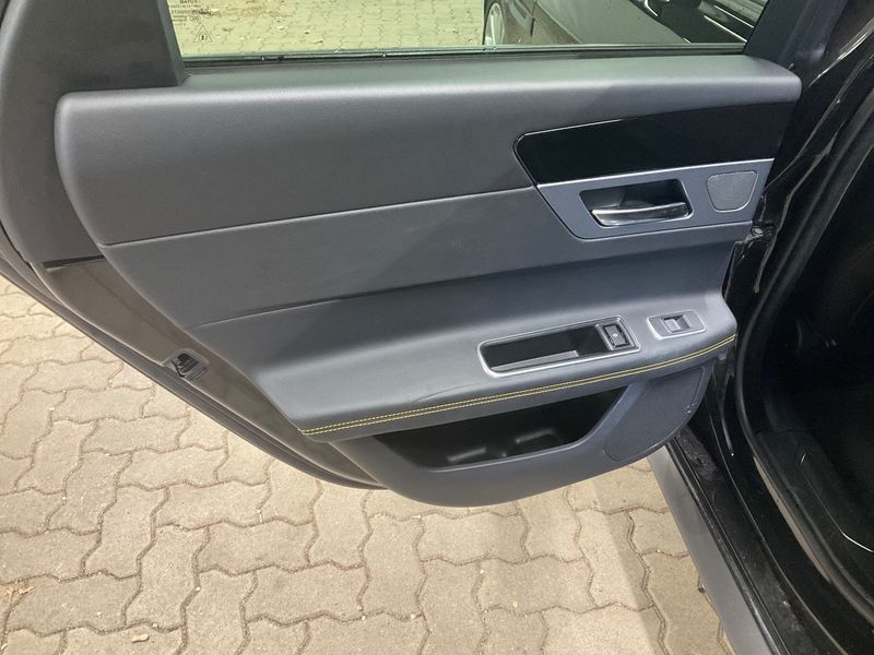 Jaguar XF 3.0 D Sport 2019 – снимка 23