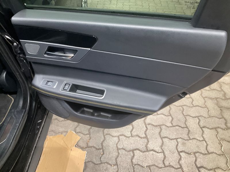 Jaguar XF 3.0 D Sport 2019 – снимка 24