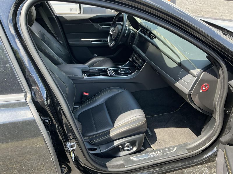 Jaguar XF 3.0 D Sport 2019 – снимка 16