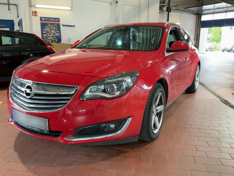 Opel Insignia Sports Tourer 2.0 CDTI Biturbo Innovation 4x4 2013 – снимка 1