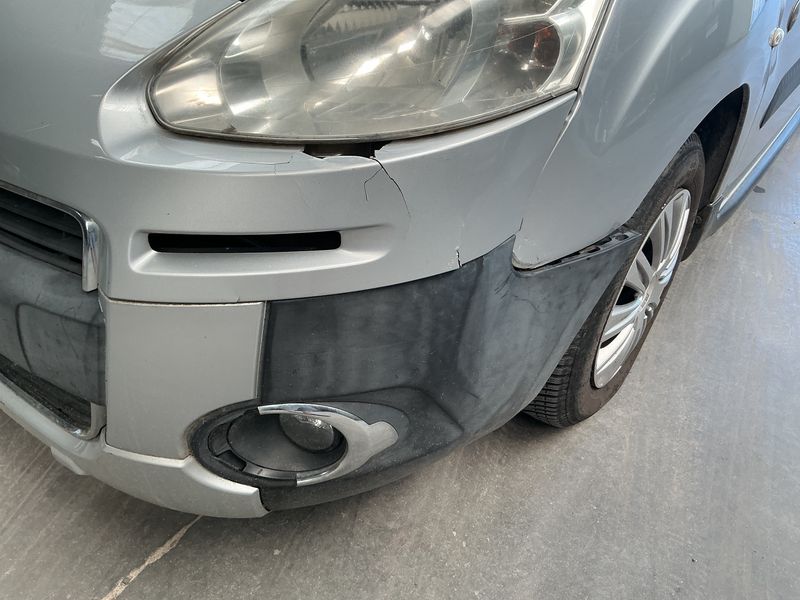 Peugeot Partner 1.6 HDi Outdoor 2012 – снимка 42
