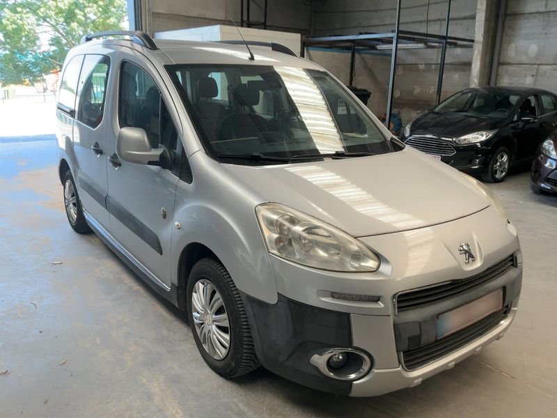 Peugeot Partner 1.6 HDi Outdoor 2012 – снимка 12
