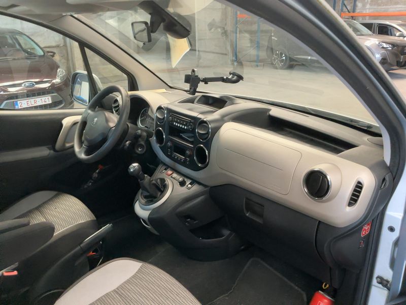Peugeot Partner 1.6 HDi Outdoor 2012 – снимка 17