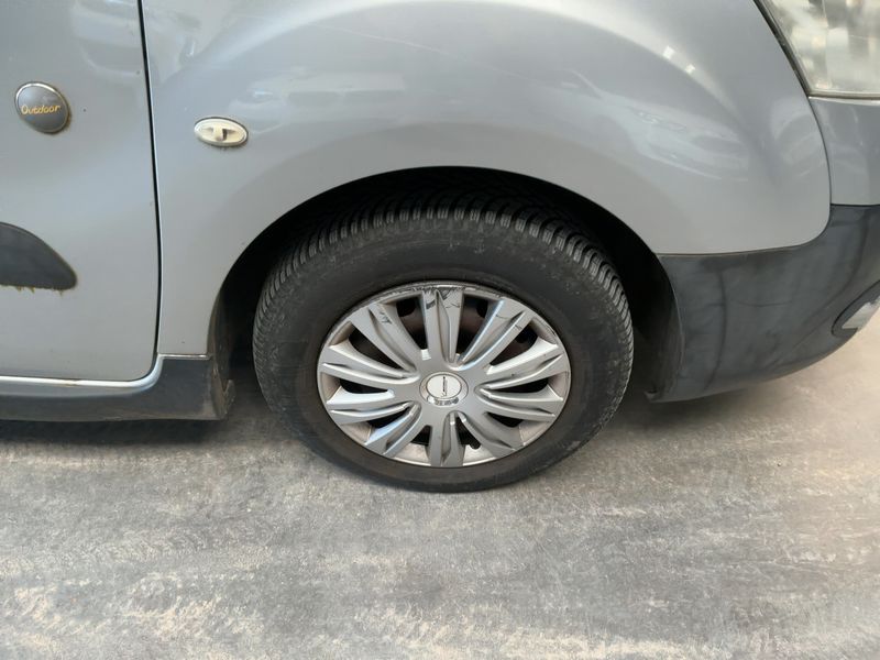 Peugeot Partner 1.6 HDi Outdoor 2012 – снимка 11