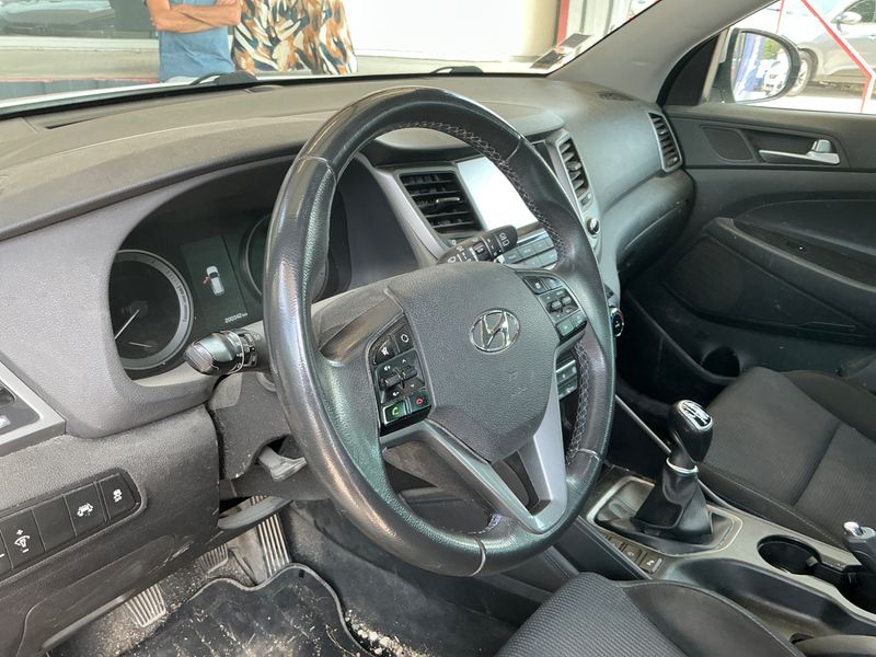 Hyundai Tucson 1.7 CRDi Creative 2WD 2018 – снимка 35