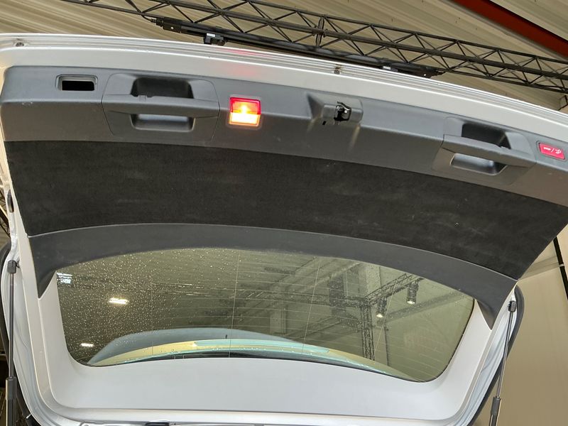 Mercedes-Benz E-Klasse E 220 d Standard 2018 – снимка 30