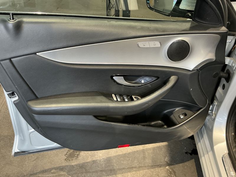 Mercedes-Benz E-Klasse E 220 d Standard 2018 – снимка 32