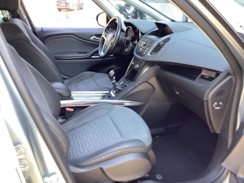 Opel Zafira Tourer 2.0 CDTI Innovation 2016 – снимка 17