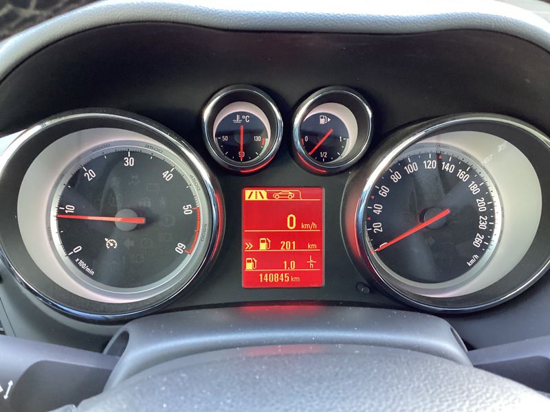 Opel Zafira Tourer 2.0 CDTI Innovation 2016 – снимка 19