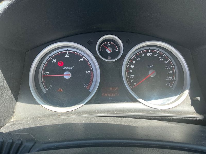 Opel Astra GTC 1.9 CDTI Sport 2006 – снимка 4
