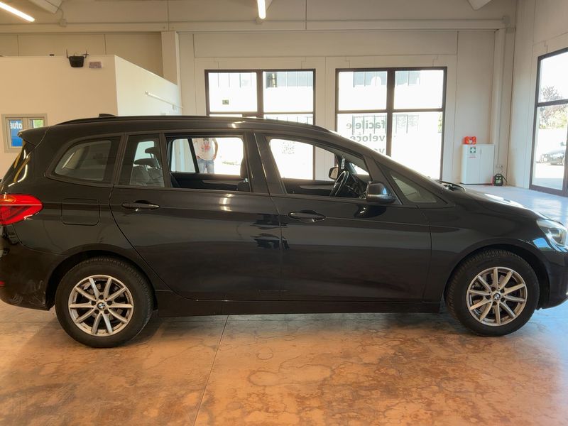 BMW 2er 218d Gran Tourer Advantage 2017 – снимка 10