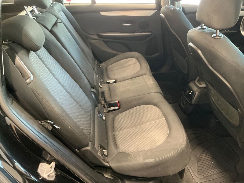 BMW 2er 218d Gran Tourer Advantage 2017 – снимка 26
