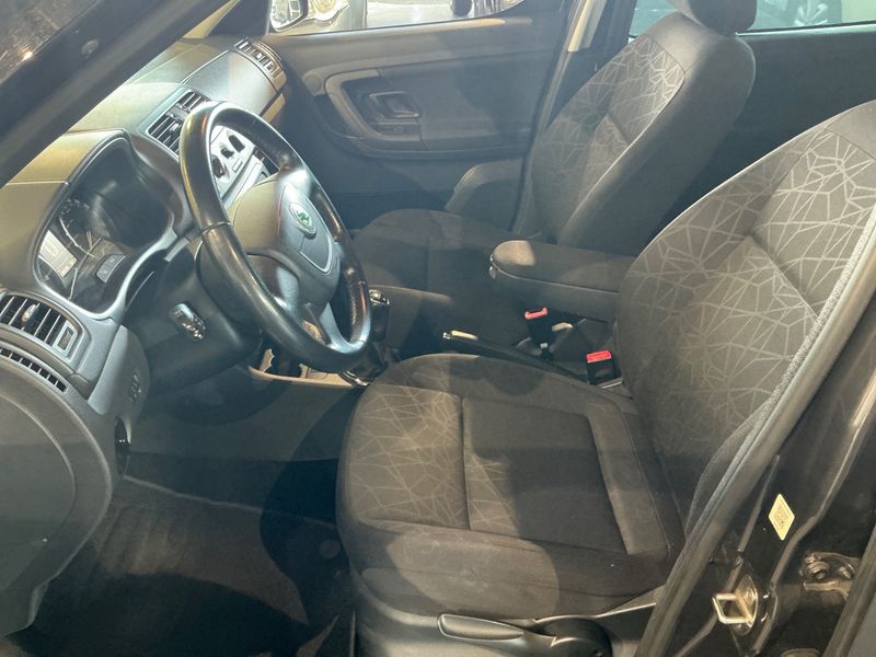 Skoda Roomster 1.2 TSI Style 2011 – снимка 3