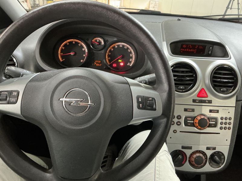 Opel Corsa 1.2 Active 2013 – снимка 17