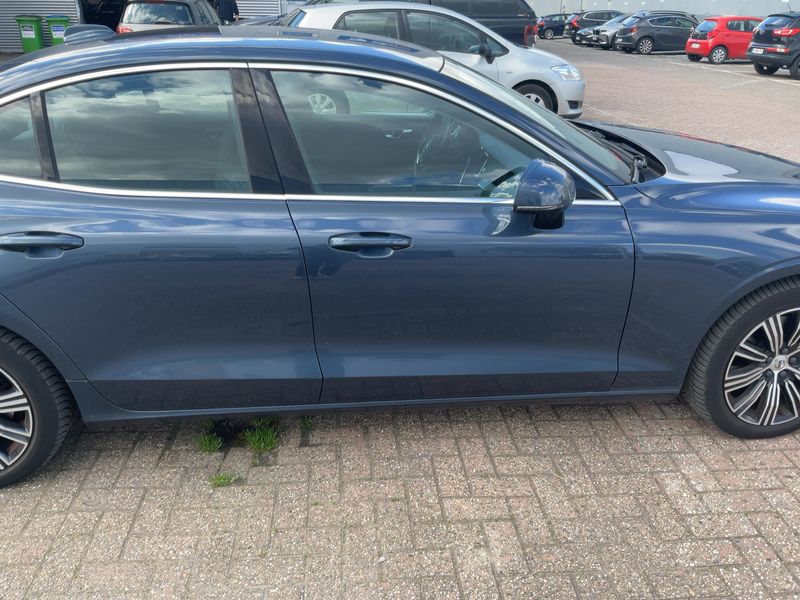 Volvo S60 2.0 T8 Plug-in Hybrid Inscription AWD 2021 – снимка 10