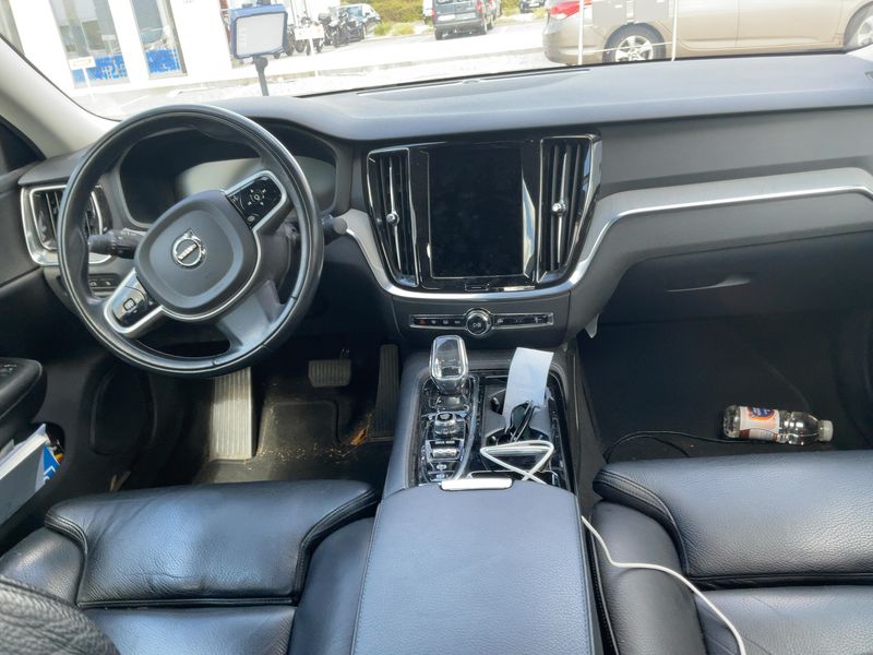 Volvo S60 2.0 T8 Plug-in Hybrid Inscription AWD 2021 – снимка 17