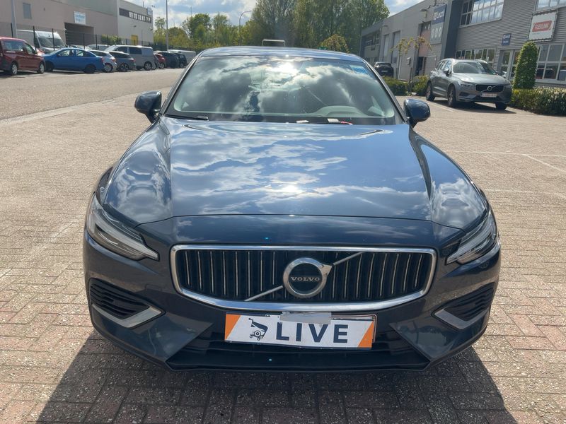 Volvo S60 2.0 T8 Plug-in Hybrid Inscription AWD 2021 – снимка 14