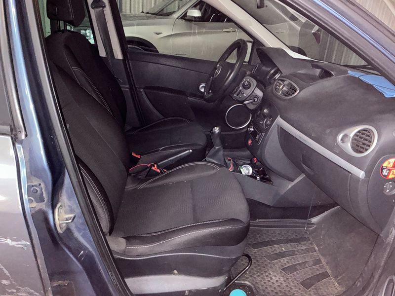 Renault Clio 1.5 dCi Dynamique 2010 – снимка 3