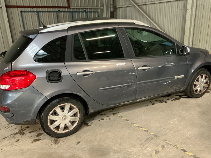 Renault Clio 1.5 dCi Dynamique 2010 – снимка 7