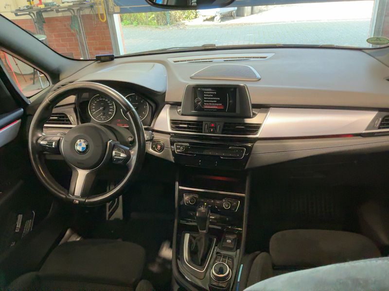 BMW 2er 220d Gran Tourer xDrive M Sport 2016 – снимка 18