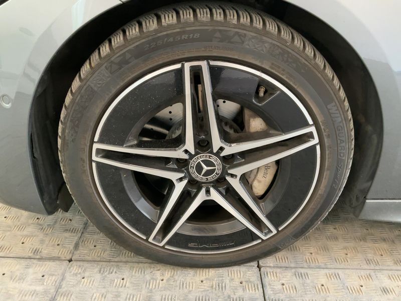 Mercedes-Benz C-Klasse C 180 Mild-Hybrid AMG Line 2023 – снимка 3