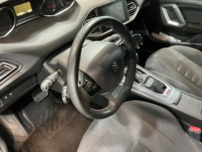 Peugeot 308 2.0 Blue-HDi Business-Line 2014 – снимка 22
