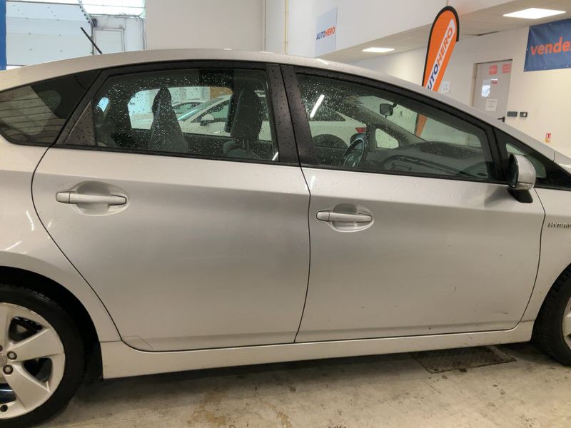 Toyota Prius 1.8 Life 2010 – снимка 10