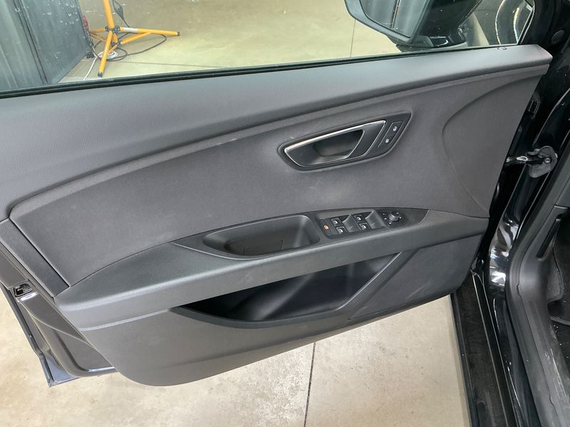 Seat Leon 1.6 TDI Style 2014 – снимка 29