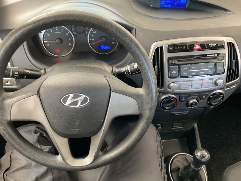 Hyundai i20 1.2 FIFA World Cup Edition 2013 – снимка 6