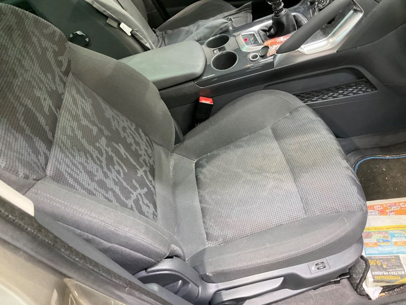 Peugeot 3008 2.0 HDi Active 2013 – снимка 27
