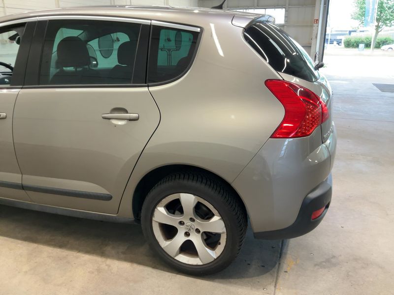Peugeot 3008 2.0 HDi Active 2013 – снимка 6