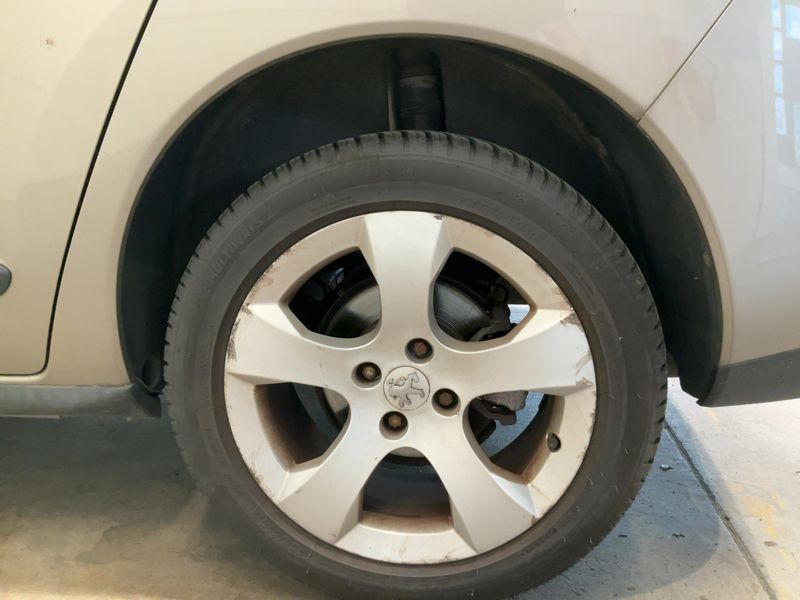 Peugeot 3008 2.0 HDi Active 2013 – снимка 5