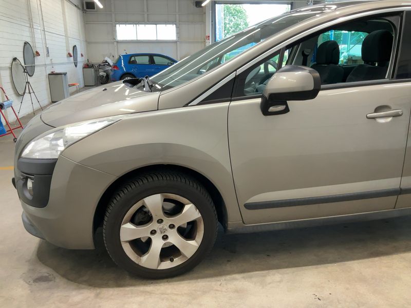 Peugeot 3008 2.0 HDi Active 2013 – снимка 2