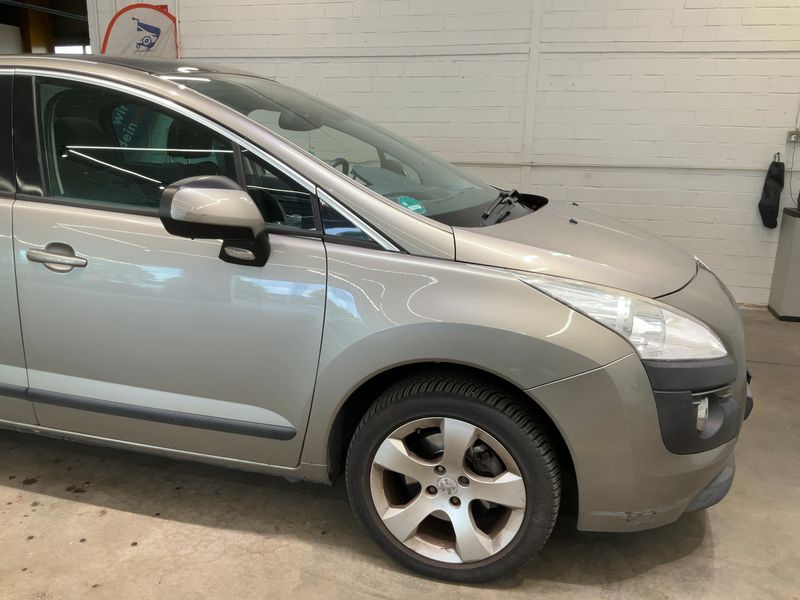 Peugeot 3008 2.0 HDi Active 2013 – снимка 12