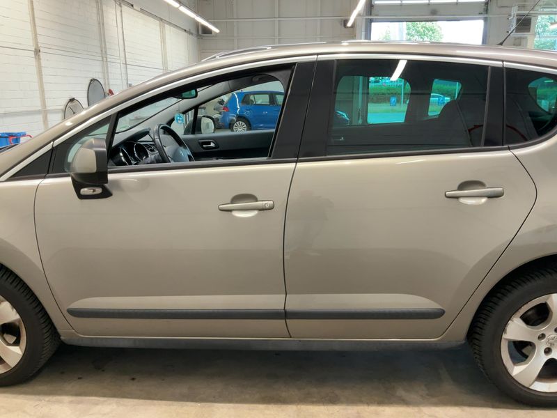 Peugeot 3008 2.0 HDi Active 2013 – снимка 4